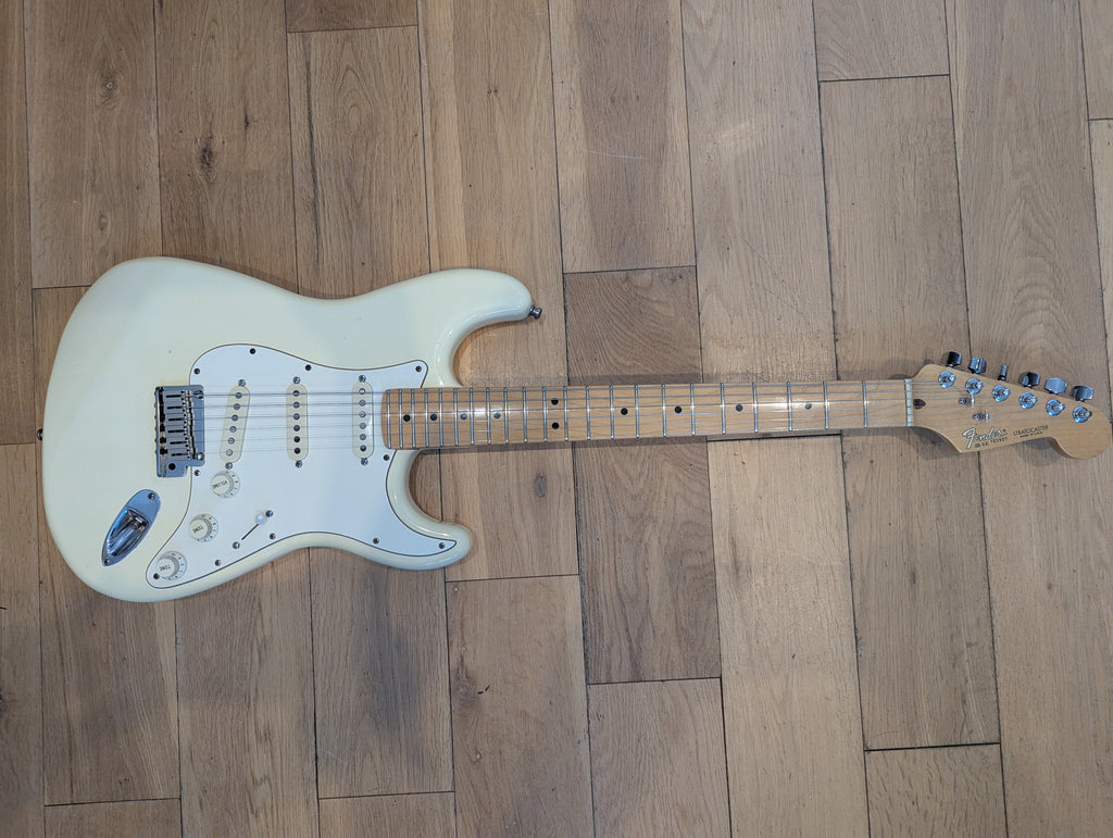 Fender USA Stratocaster 1987 in Olympic White Maple Fingerboard – Rare EE Serial No.