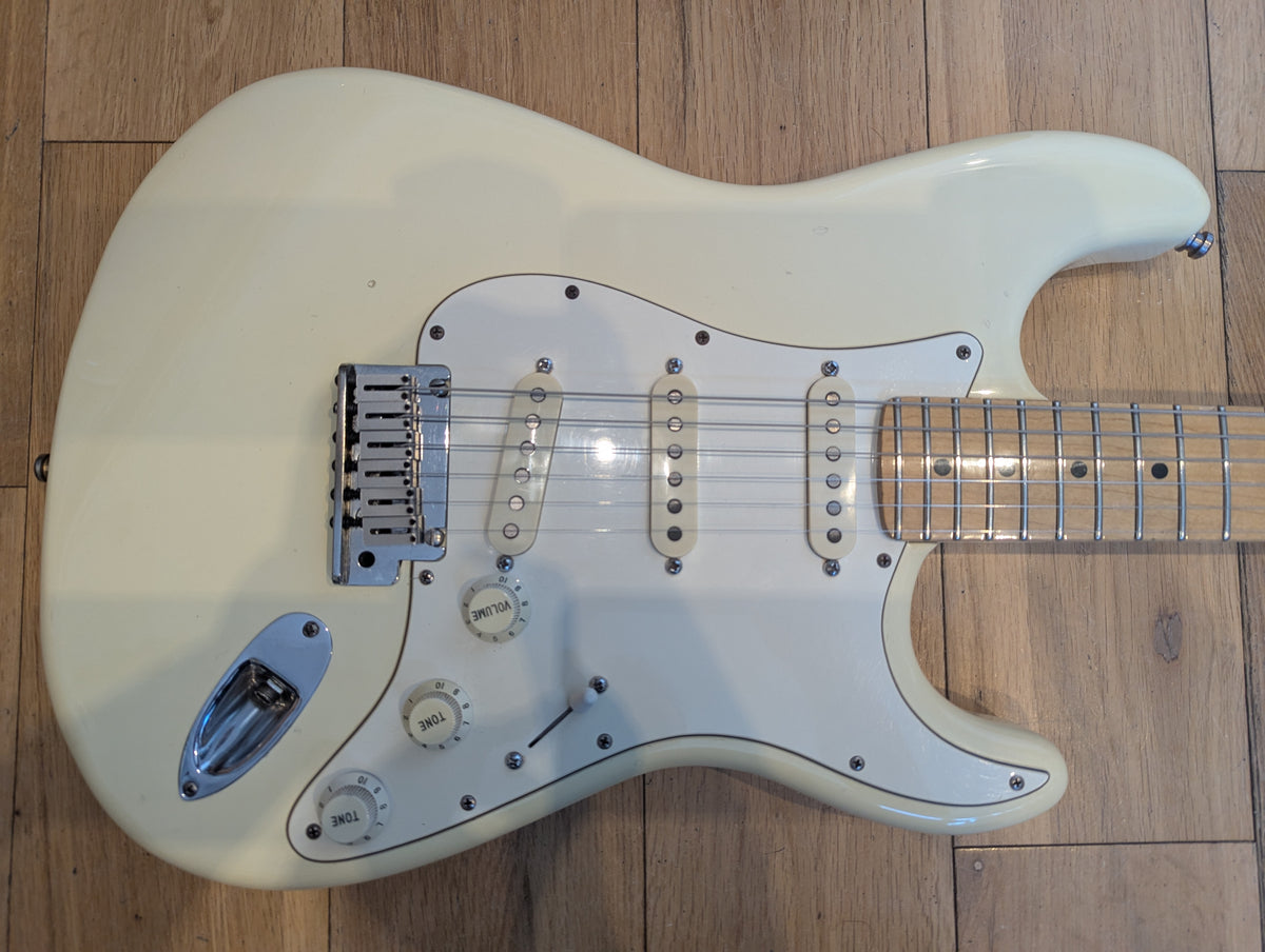 Fender USA Stratocaster 1987 in Olympic White Maple Fingerboard – Rare EE Serial No.