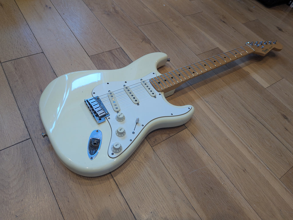 Fender USA Stratocaster 1987 in Olympic White Maple Fingerboard – Rare EE Serial No.