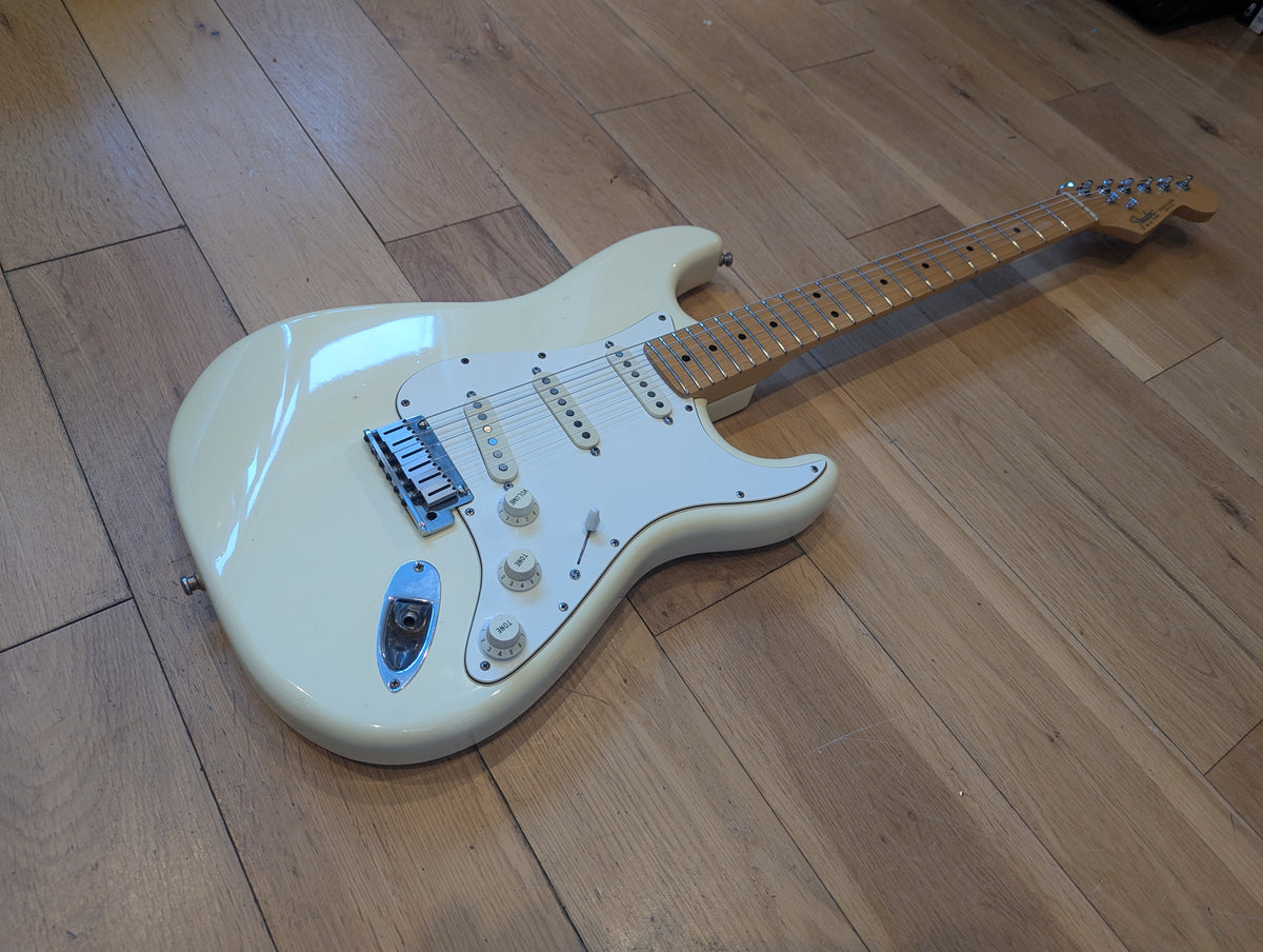 Fender USA Stratocaster 1987 in Olympic White Maple Fingerboard – Rare EE Serial No.