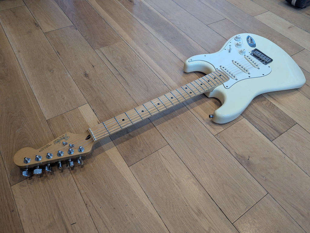 Fender USA Stratocaster 1987 in Olympic White Maple Fingerboard – Rare EE Serial No.