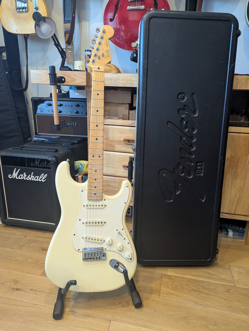 Fender USA Stratocaster 1987 in Olympic White Maple Fingerboard – Rare EE Serial No.