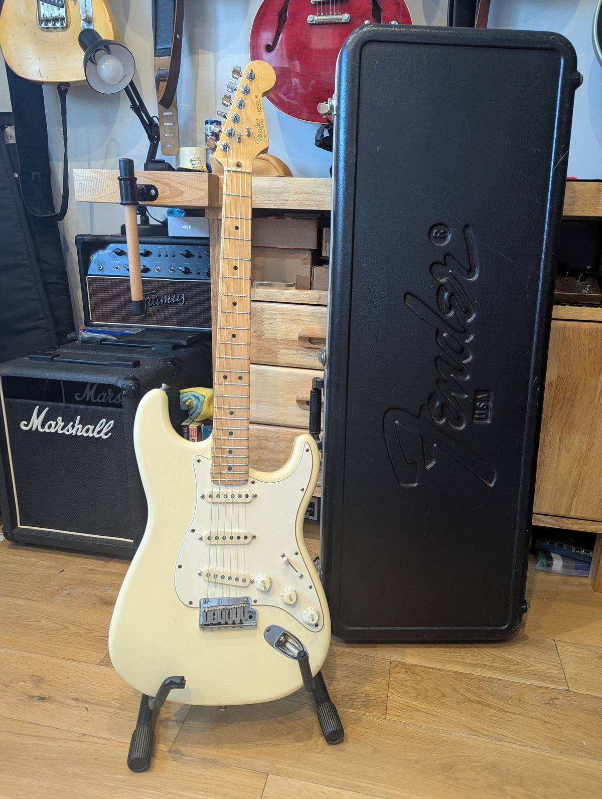 Fender USA Stratocaster 1987 in Olympic White Maple Fingerboard – Rare EE Serial No.