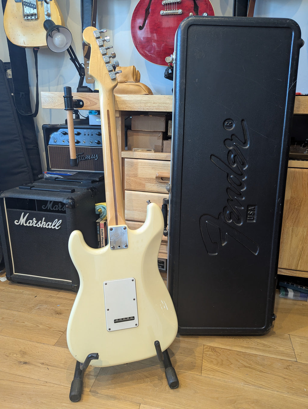 Fender USA Stratocaster 1987 in Olympic White Maple Fingerboard – Rare EE Serial No.