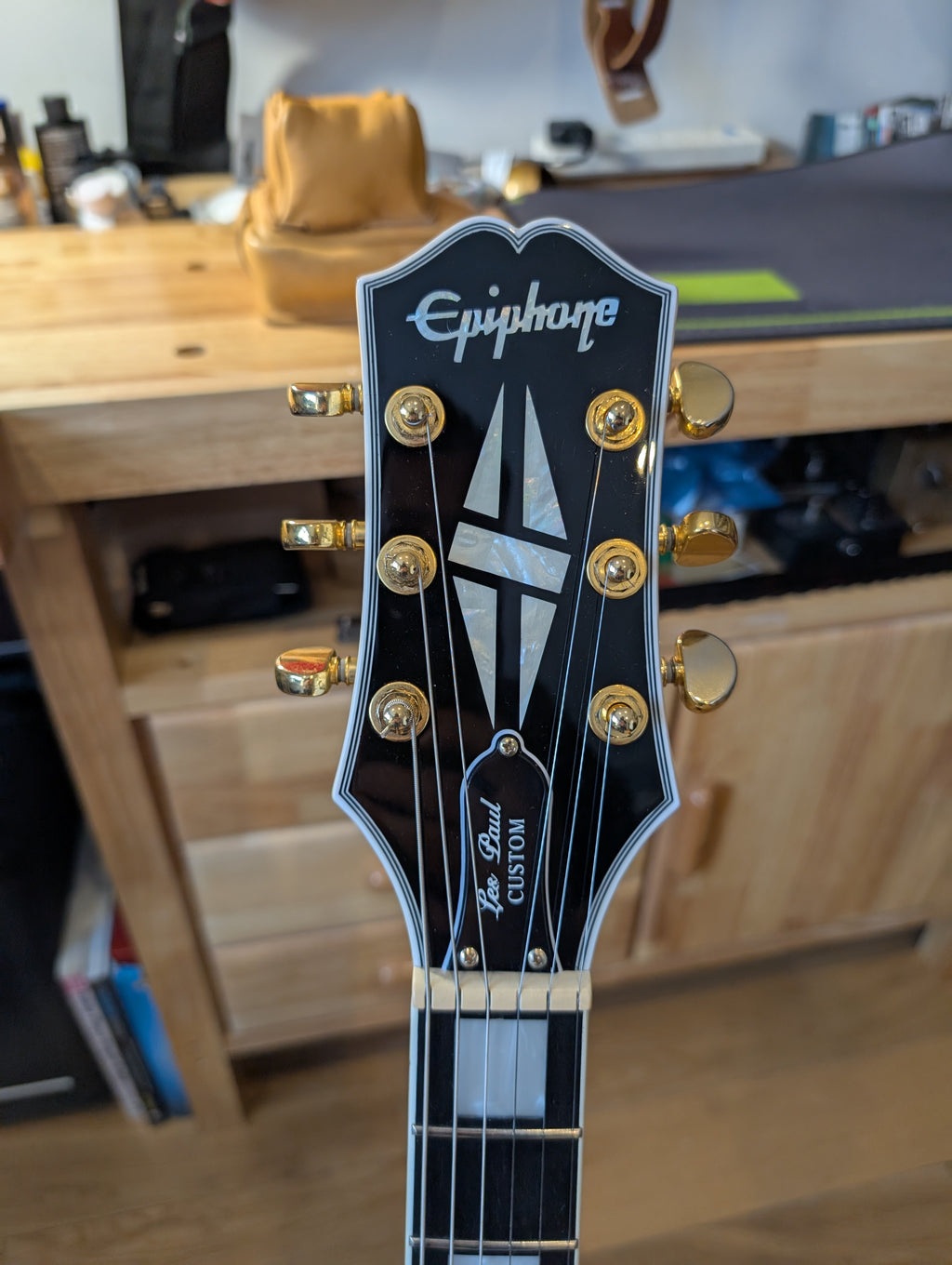 Epiphone Les Paul Custom – Ebony Fingerboard (new spec) in Alpine White 2020