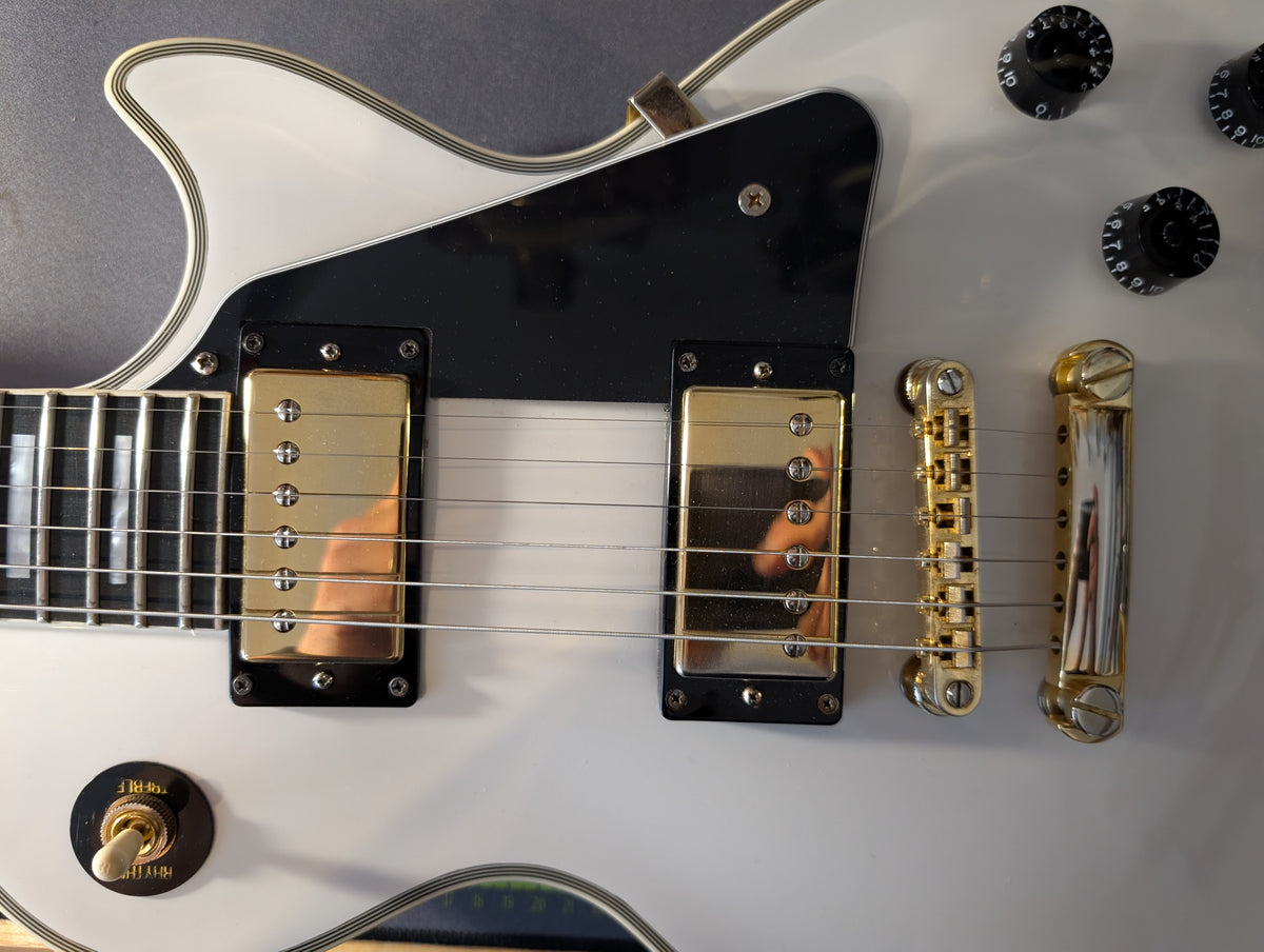Epiphone Les Paul Custom – Ebony Fingerboard (new spec) in Alpine White 2020