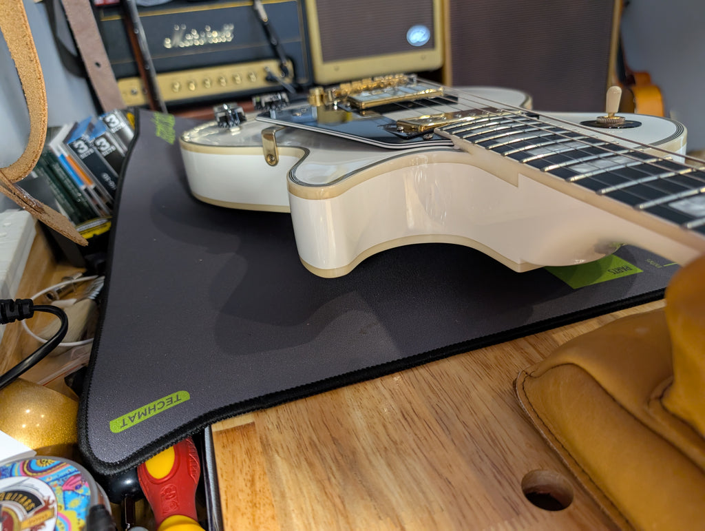 Epiphone Les Paul Custom – Ebony Fingerboard (new spec) in Alpine White 2020