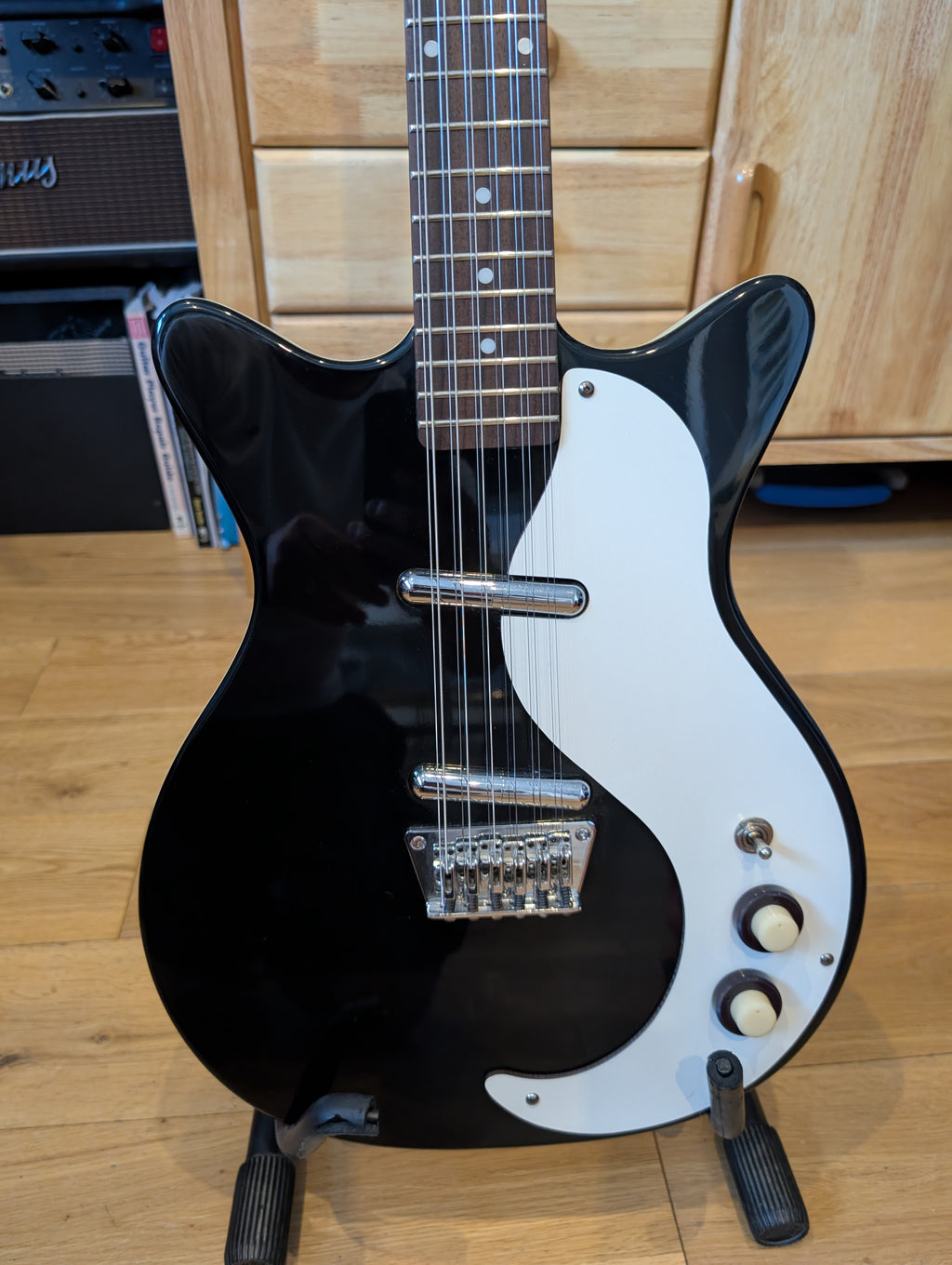 Danelectro DC12 – 12 String Guitar Black with Cream body sides – c.1998 with gig bag