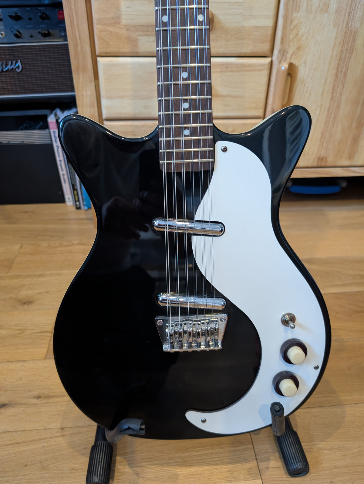 Danelectro DC12 – 12 String Guitar Black with Cream body sides – c.1998 with gig bag