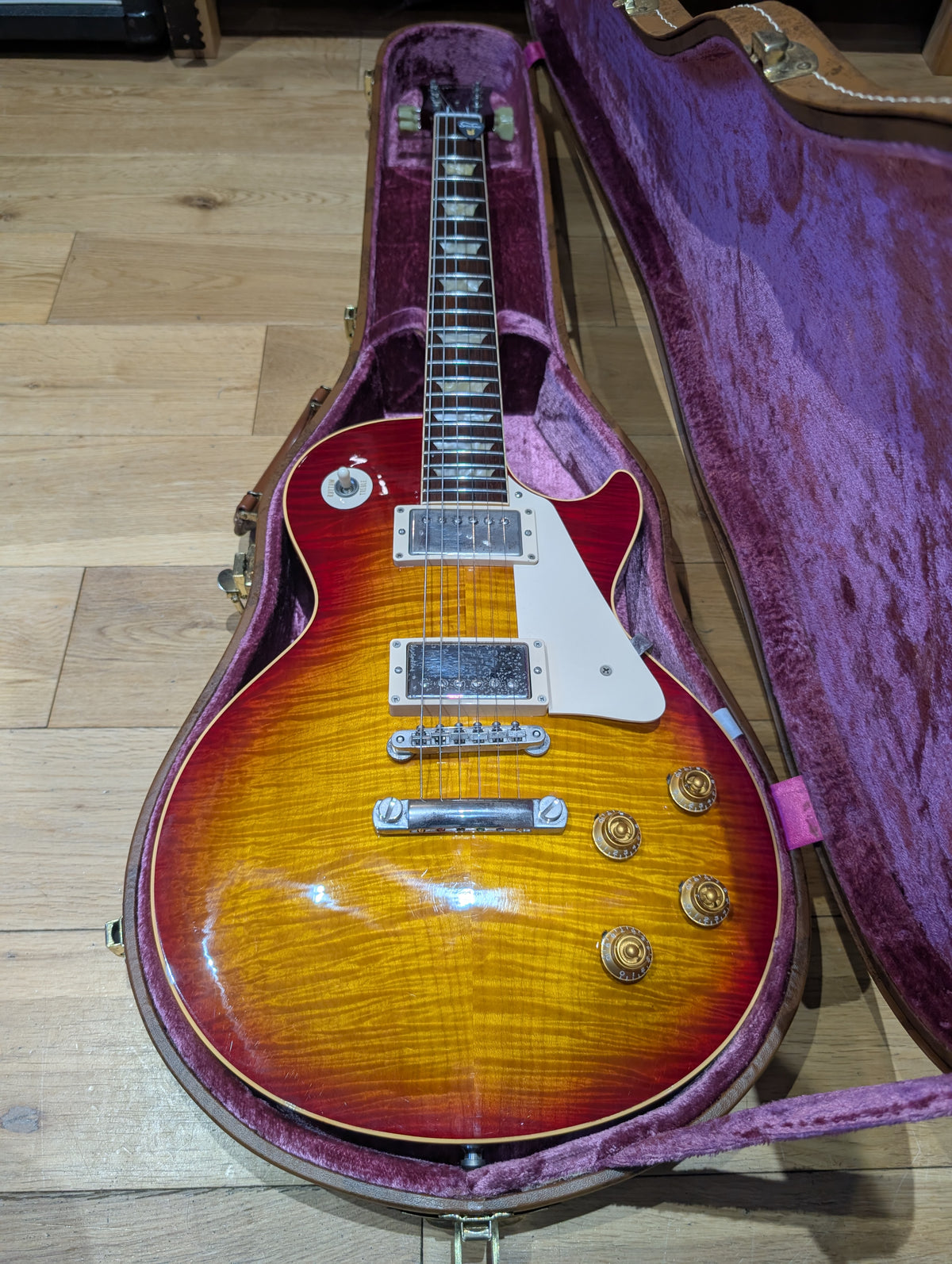 Gibson Custom Shop Les Paul Standard 1959 Reissue R9 – Cherry Sunburst (2005)