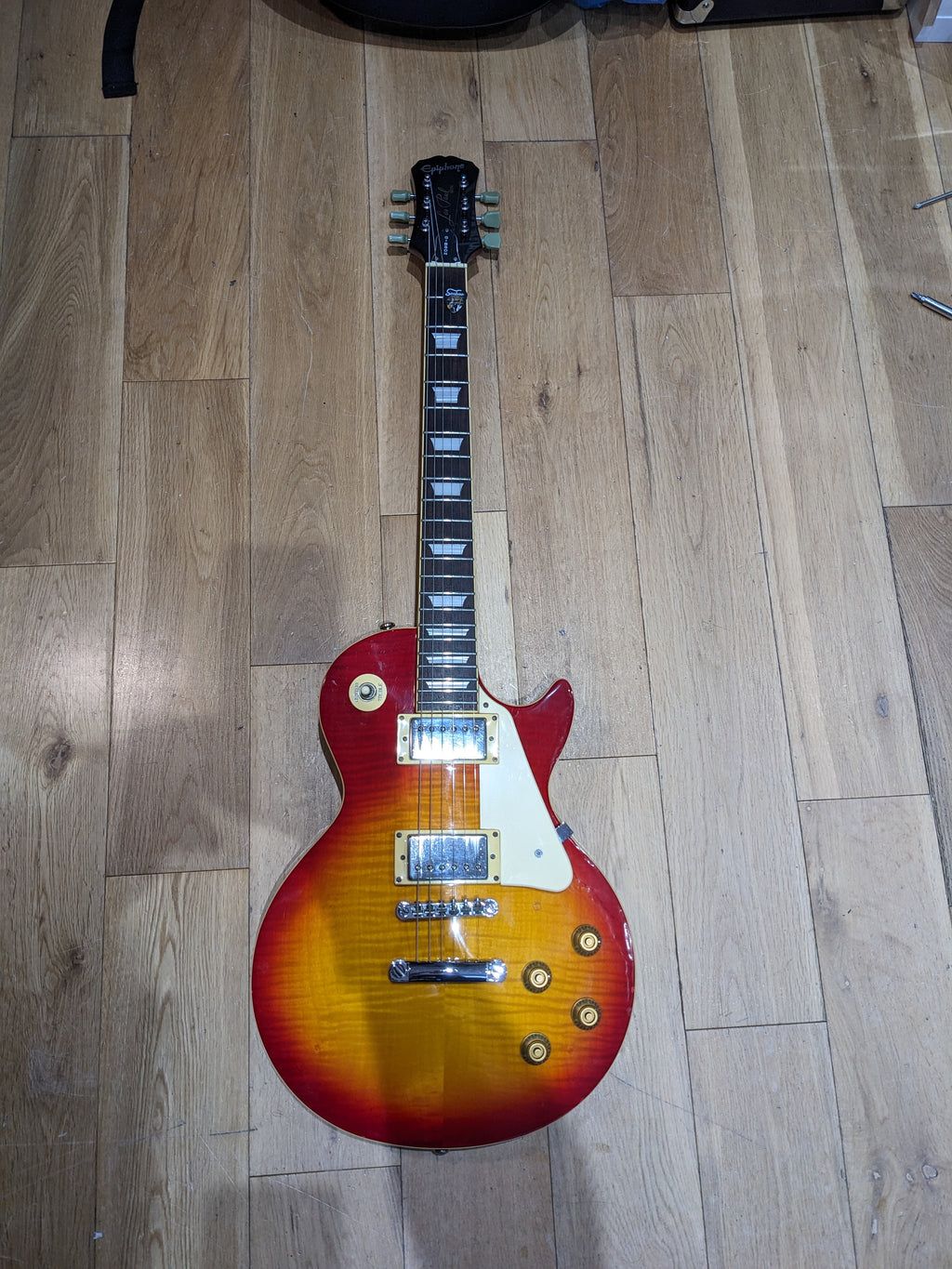 Epiphone Les Paul Standard Cherry Sunburst (2001) Samick, Korea - 'Scarface'
